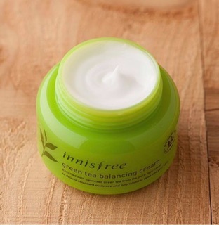 Kem dưỡng da Innisfree trà xanh