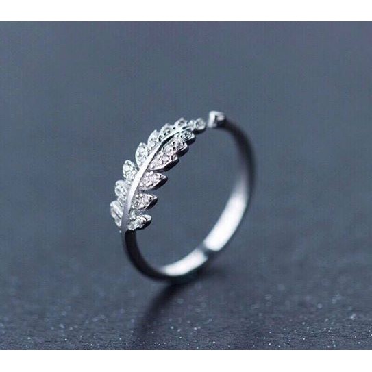 nhẫn lá nạm đá điều chỉnh size bạc Ý