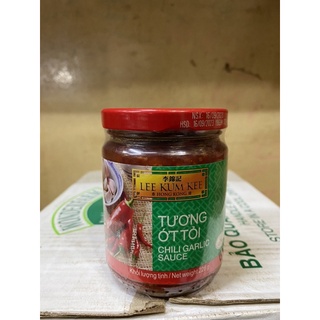 Tương ớt tỏi Lee Kum Kee 226g
