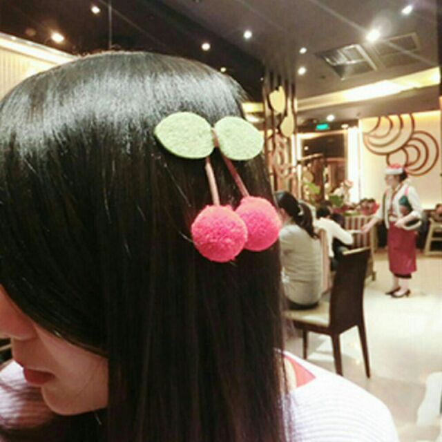 Kẹp tóc hình trái cherry