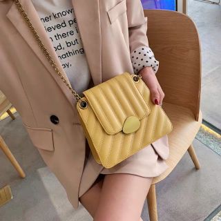Túi đeo chéo nữ dây xích