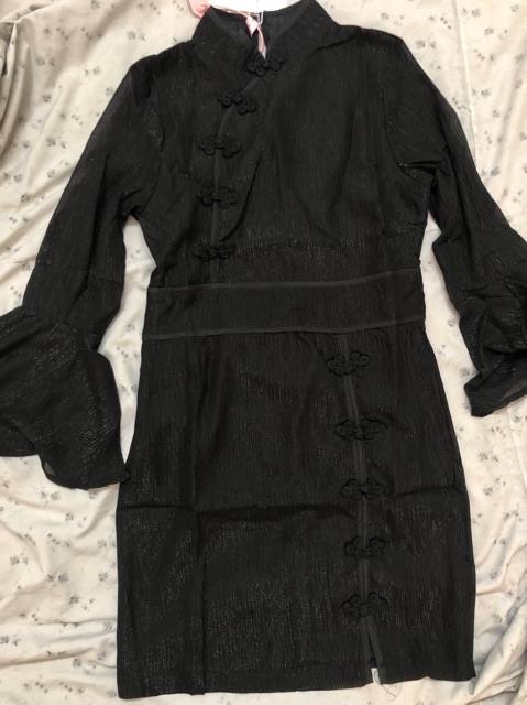 Sườn xám bling bling tay loe