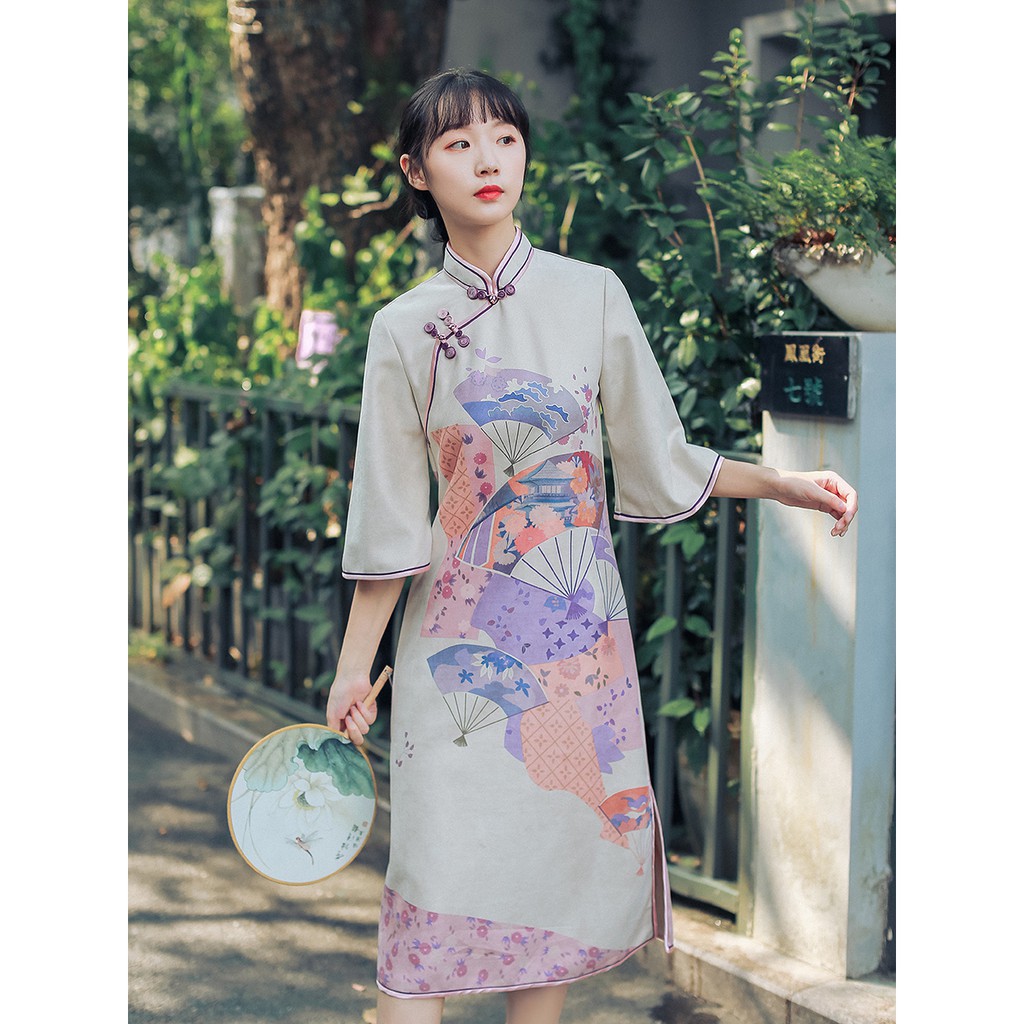 Sườn xám dáng suông hoạ tiết nhẹ nhàng độc lạ phong cách retro cực xinh  - A548