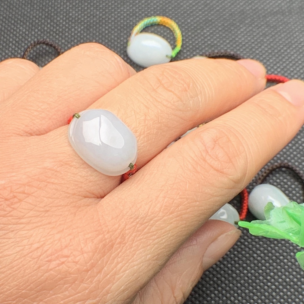 Nhẫn trứng phong thủy ngọc cẩm thạch/Ngọc phỉ thúy tự nhiên