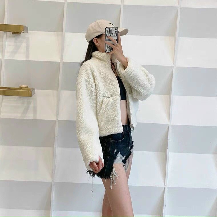 Áo Croptop lông nữ dài tay thêu logo dày dặn cực xinh | BigBuy360 - bigbuy360.vn