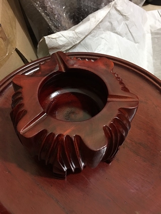 Gạt tàn thuốc gỗ