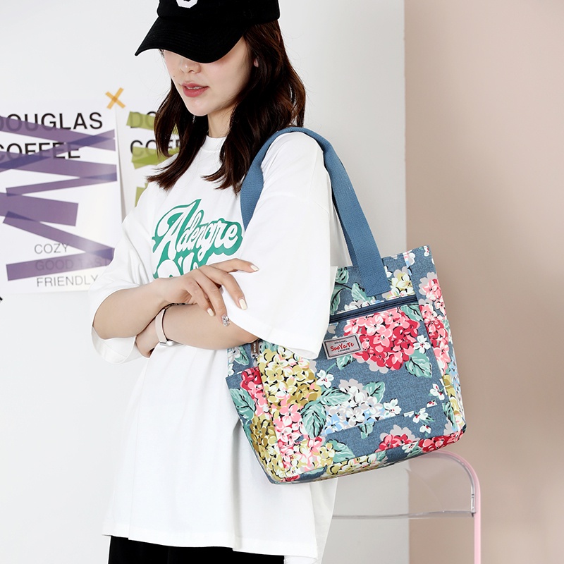 Túi Đeo Chéo Bằng Vải Oxford Sức Chứa Lớn Chống Nước In Hình Thời Trang Cho Nữ