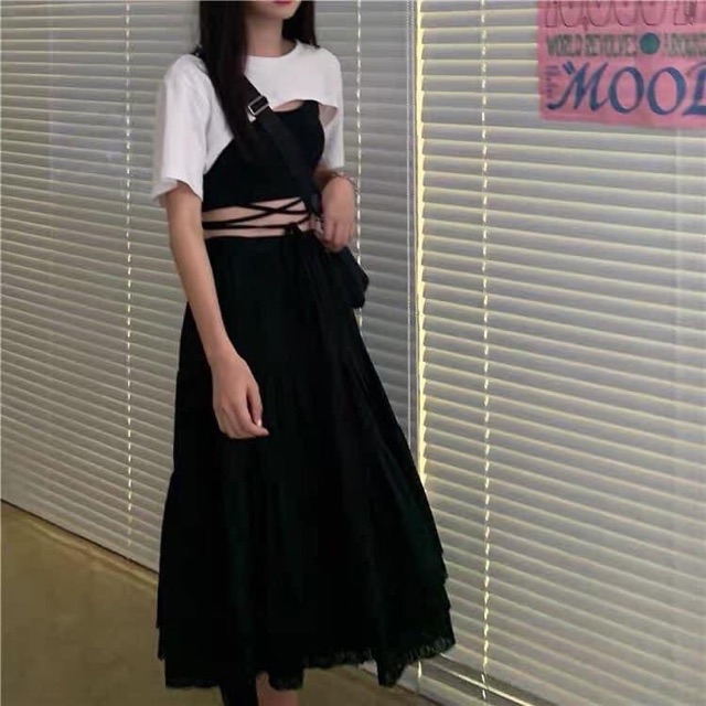 Set 2 áo gồm 1 áo croptop và 1 áo yếm đan dây eo bên trong | BigBuy360 - bigbuy360.vn