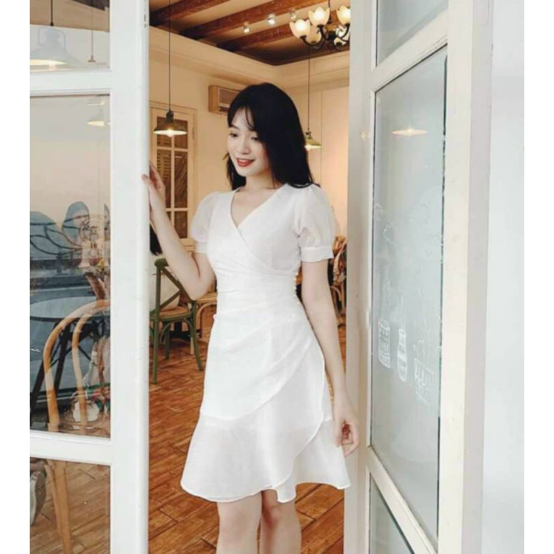 váy cổ chéo xếp ly đính ngọc