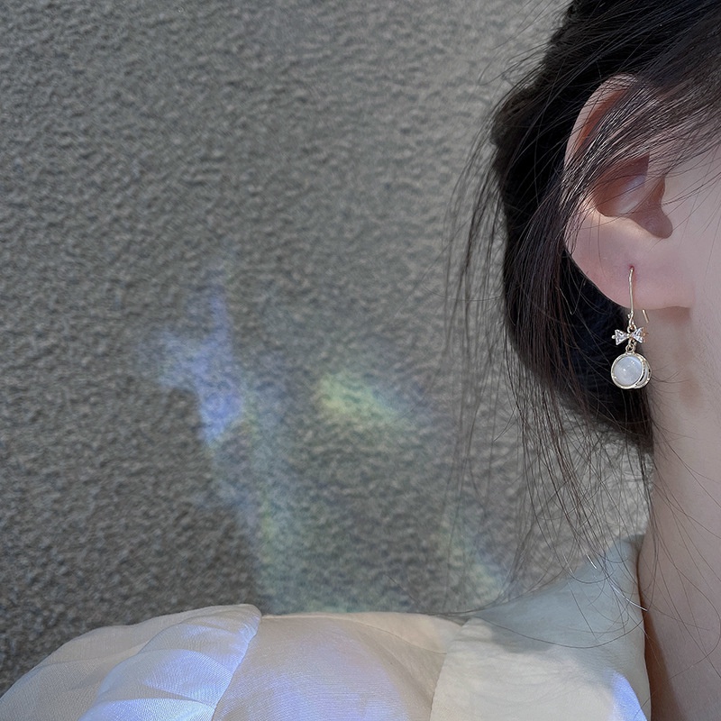 Đôi bông tai dáng dài hình nơ đính đá thời trang cho nữ