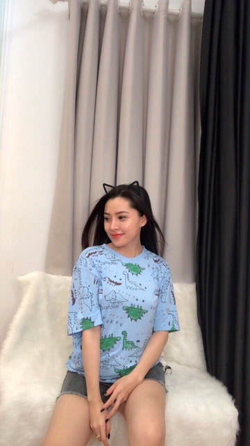 Áo phông nữ họa tiết hình sinh động, giá sale rẻ tại shop