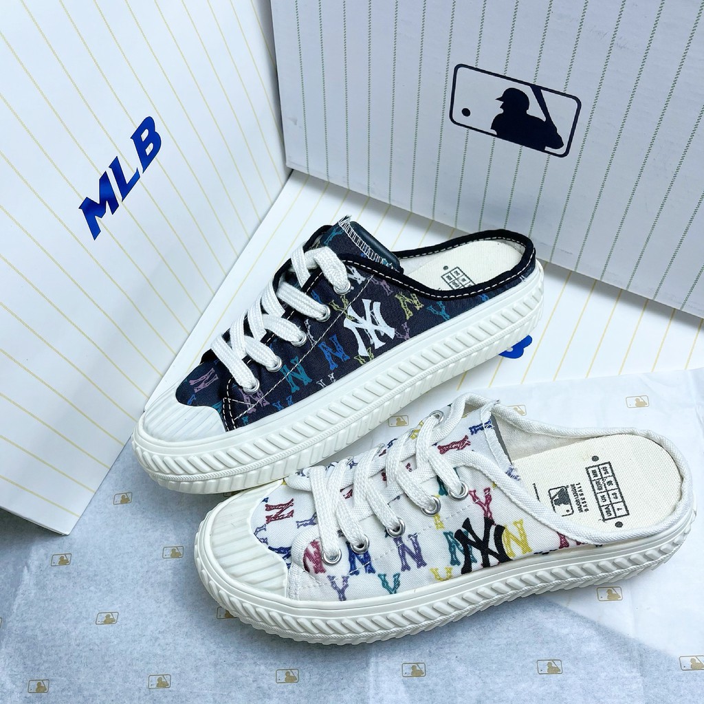 Giày Sneaker Sục 2 Màu Full Phụ Kiện