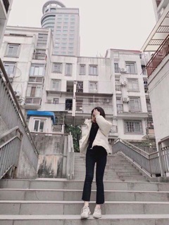 Quần jeans ống loe
