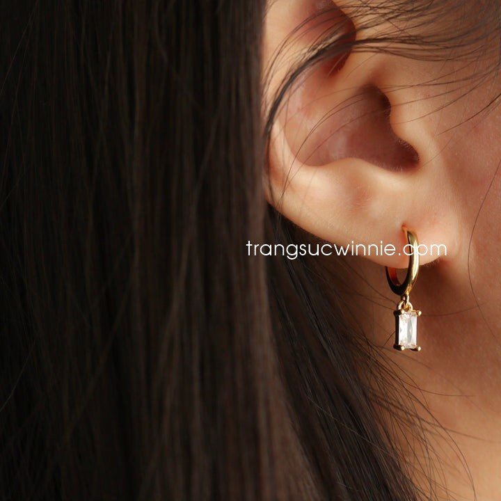 Hoa tai nữ titan Jenny Diamond