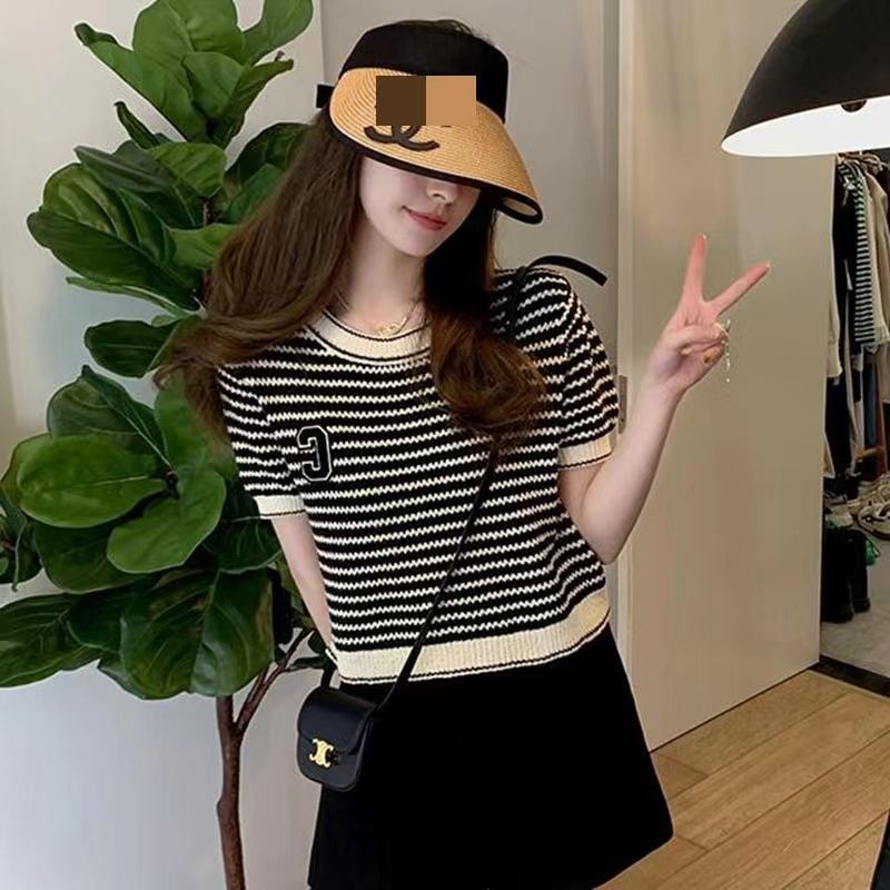 Áo Thun Ngắn Tay Cổ Tròn Họa Tiết Kẻ Sọc Phong Cách Retro Thời Trang Mùa Hè Cho Nữ