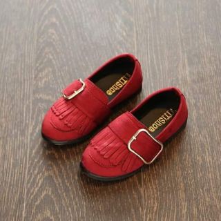 Giày lười tua rua sz 32 màu đen