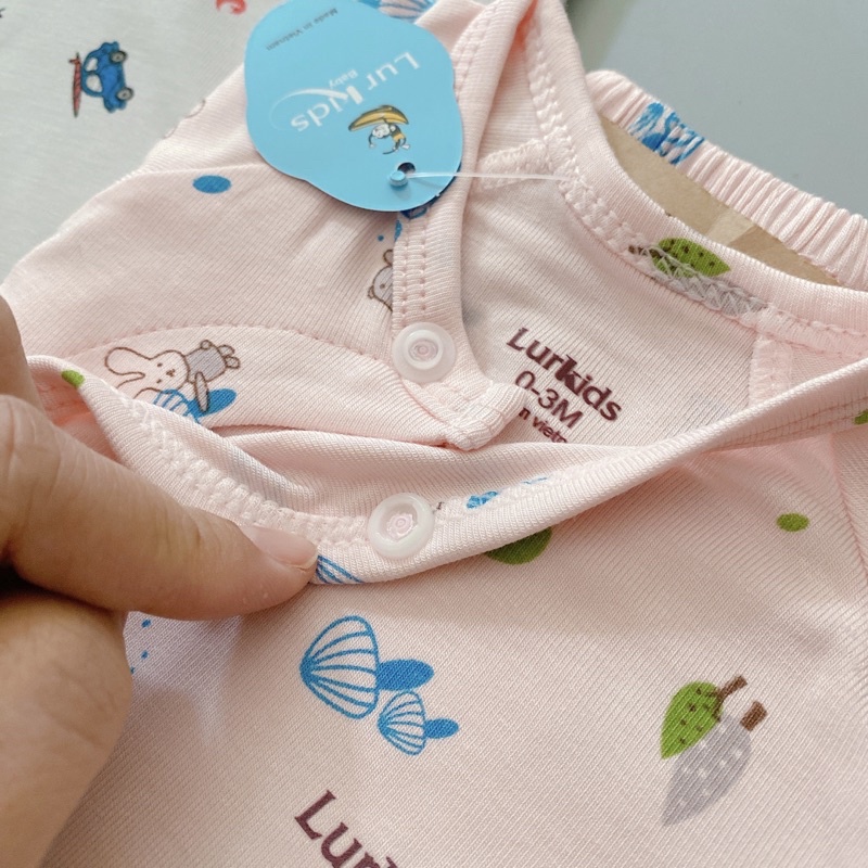 Bộ dài tay cúc chéo Lurkids cho bé