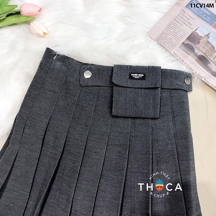 Chân váy xếp ly túi logo THOCA HOUSE trẻ trung, năng động cho nữ sinh, tôn dáng, tôn chân dài | BigBuy360 - bigbuy360.vn