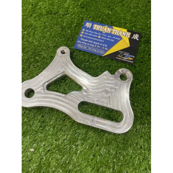Pas nhôm sau sport heo W110 - Xipo - Rgv