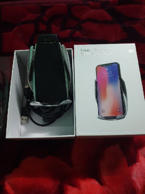 GIÁ ĐỠ ĐT KIÊM BỘ SẠC KHÔNG DÂY THÔNG MINH CHO Ô TÔ | BigBuy360 - bigbuy360.vn