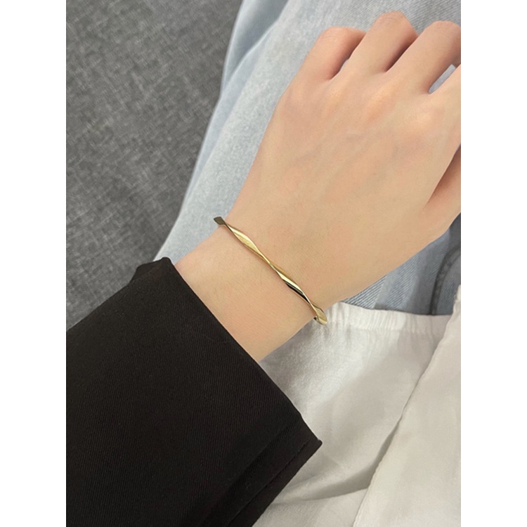 Vòng Tay JP6 Màu Trơn Hình Sóng Đơn Giản