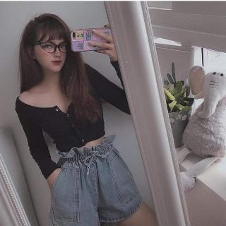 Áo ( SỈ 29K) crop top tay dài có nút