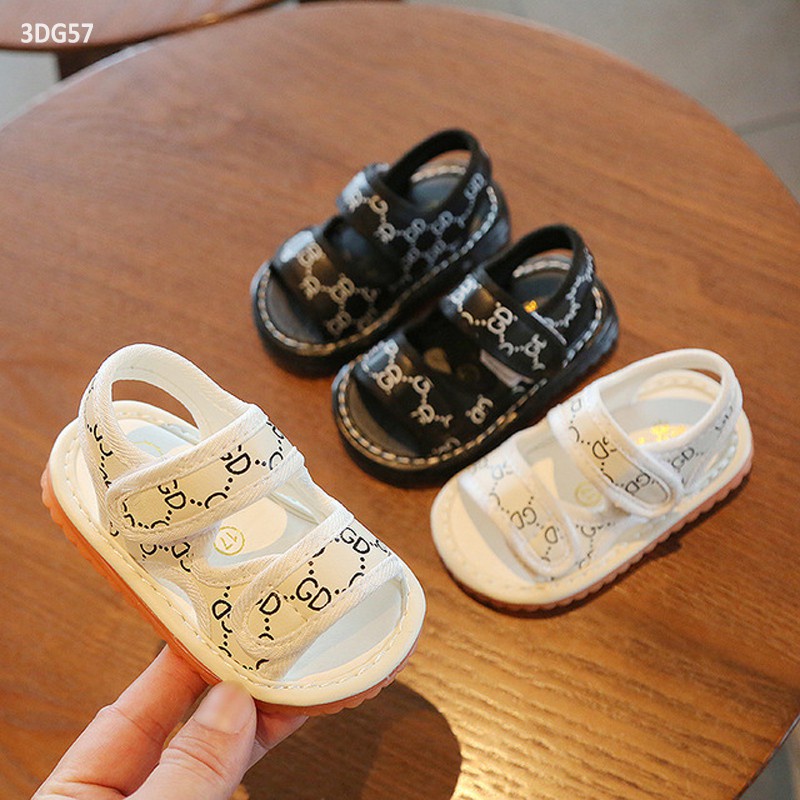 Dép Sandal Tập Đi Cho Bé Trai Bé Gái DG Đế Mềm Chống Trơn Trượt Có Tiếng Kêu Chít Chít 3DG57 - HÀNG MỚI VỀ