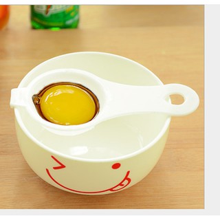 Muỗng tách lòng đỏ trứng
