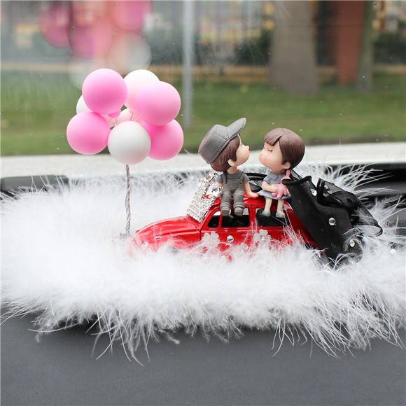 Set tượng tình nhân hẹn hò bên xe Beetle cổ điển đính đá sang trọng, dễ thương trang trí taplo xe hơi