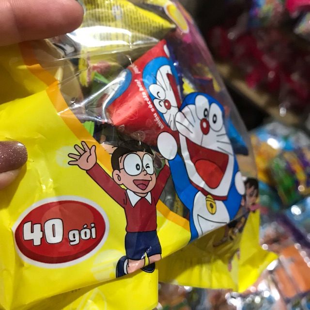 Bịch 40 gói kẹo socola bi Phạm Nguyên hình tam giác