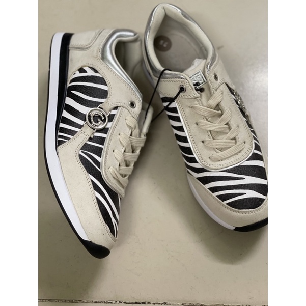 Giày Sketcher Guess VNXK