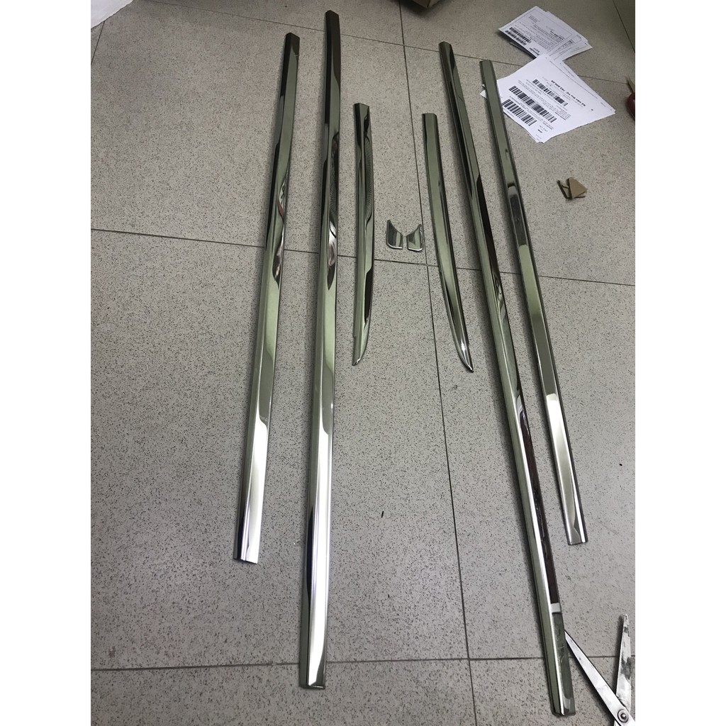 Bộ 8 chi tiết nẹp viền chân kính xe Ford Everest 2016-2021