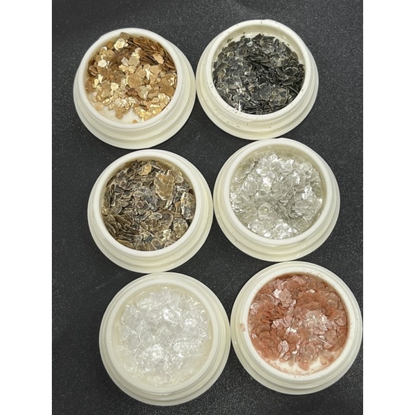 nhủ vẫy tráng trí móng