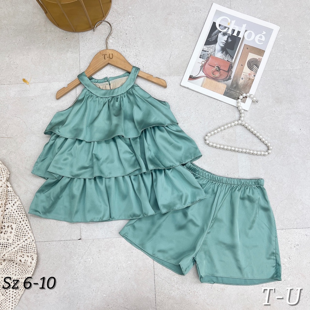 Bộ lụa tầng cổ yếm bé gái