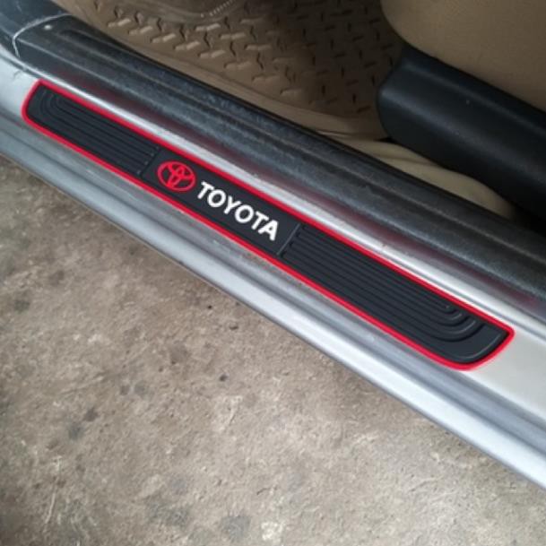 Bộ 4 Miếng Nẹp Bước Chân Bằng Cao Su Chống Trơn Trượt Mazda