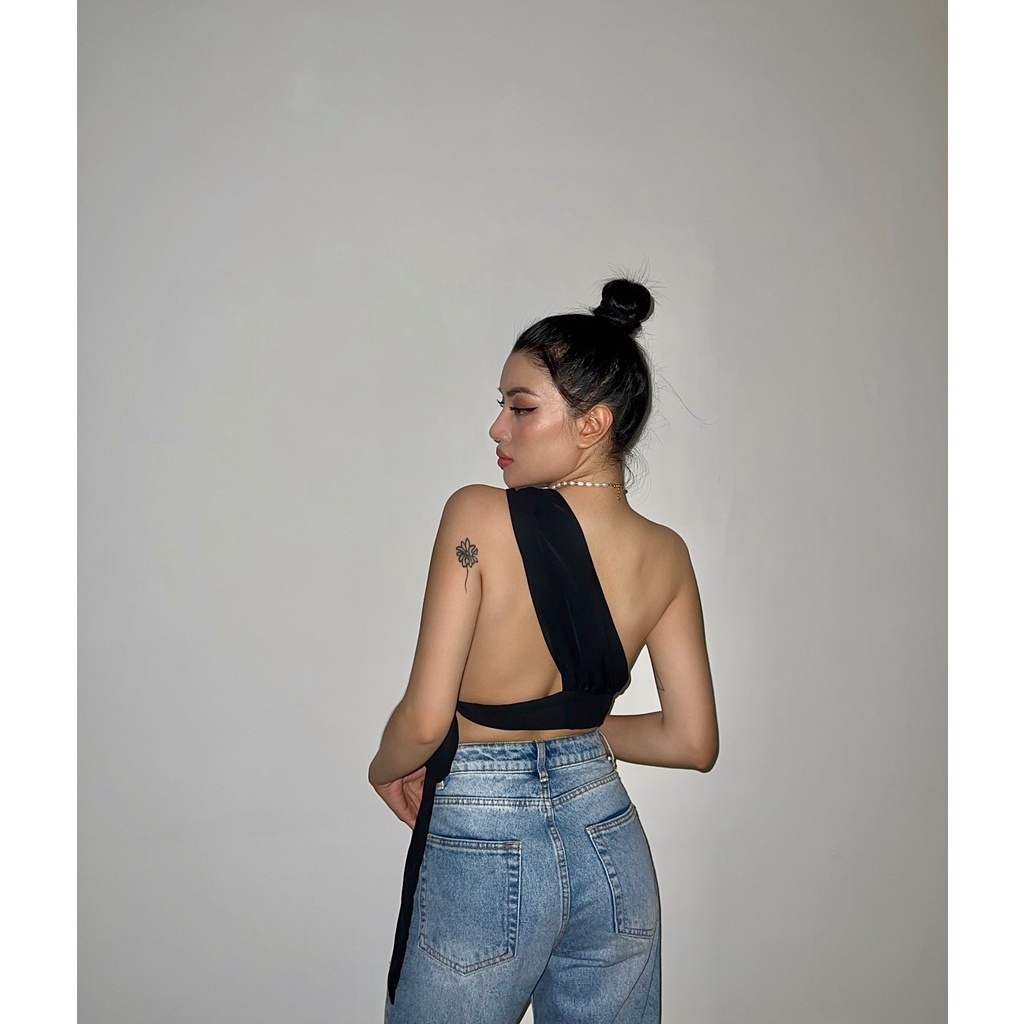 Áo nữ thiết kế- New Arrival-Áo croptop chéo vai Untamed có sẵn mút ngực đen chéo lưng sexy cá tính quyến rũ ELE