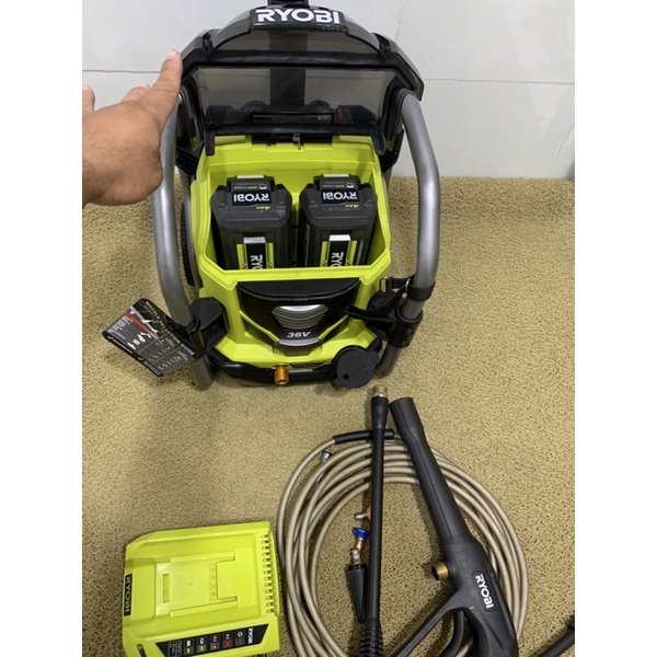 Máy rửa xe pin ryobi 36v