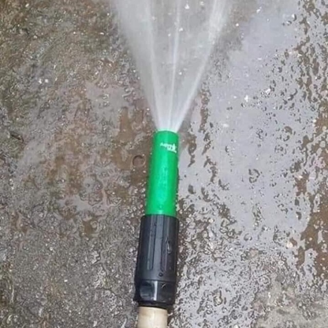 Vòi xịt nước tưới cây tự động tăng áp