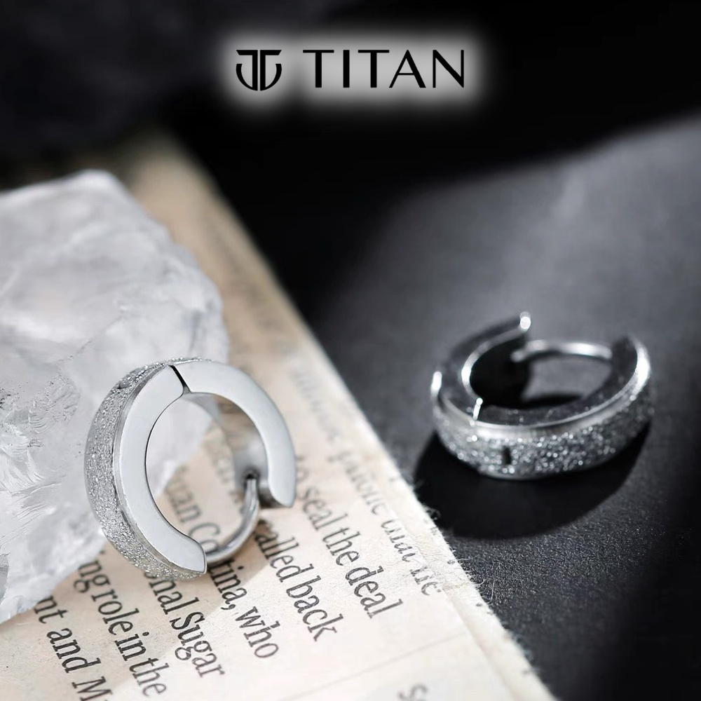 Khuyên tai nam tròn unisex, bông tai đính đá kim cương cực đẹp, khuyên xỏ tai kẹp vành tai 2 màu trắng đen TITAN Shop