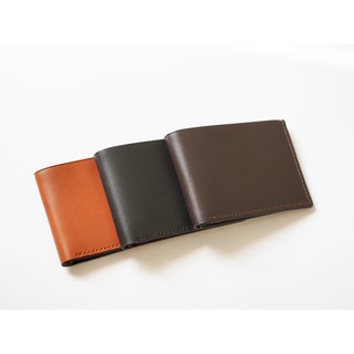 Ví VUÔNG ngang cho nam may tay bằng chất da bò thật.