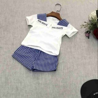 Bộ gái quần sọc phối áo Cổ vuông