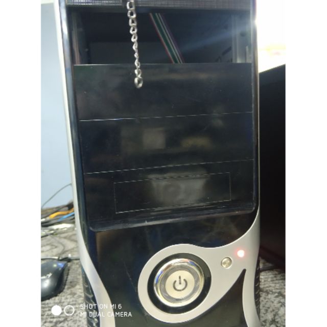 Pc chiến liên minh làm việc ,....  Cấu hình H81 giga Ram 8gb cpu g 3260 nguồn huntkey 500w ổ cứng hd