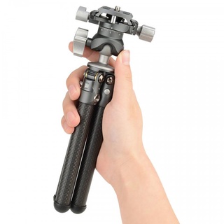 Chân tripod Benro SC05K chất liệu carbon nhẹ và chất lượng cao
