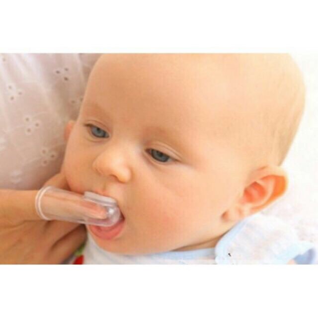 Rơ lưỡi xỏ ngón Silicon (có hộp đựng) cho bé