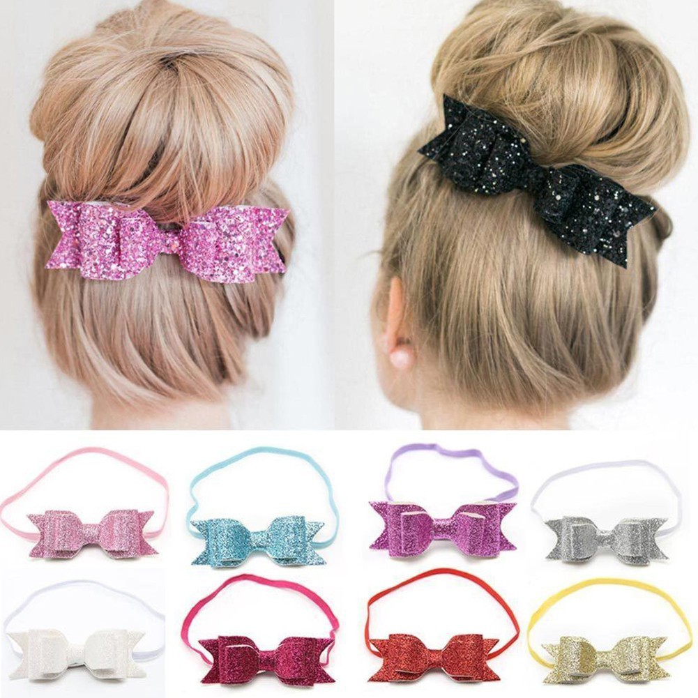 Cột nơ kim tuyến đáng yêu.