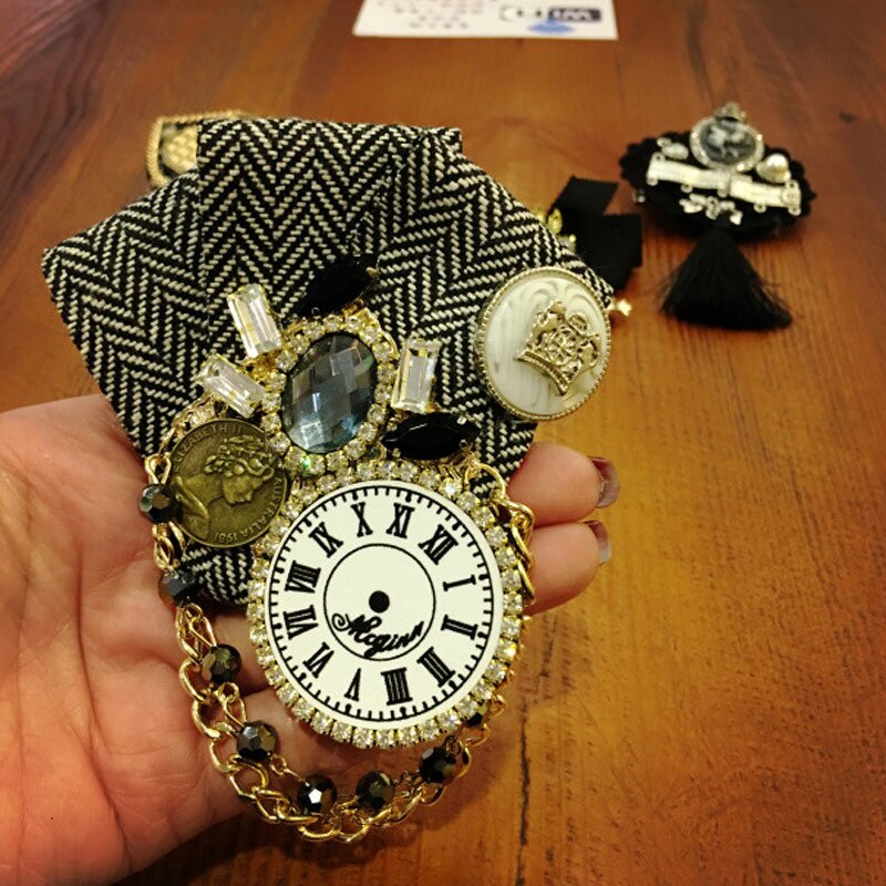 Ghim cài áo hình bông hoa sang trọng dành cho nữ