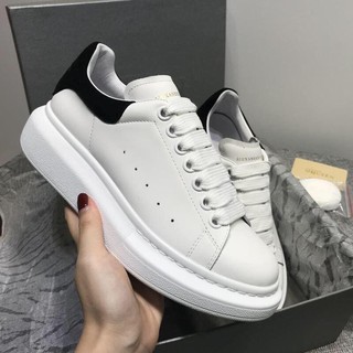 Giày mcq độn đế 3 phân màu trắng gót đen hot trend