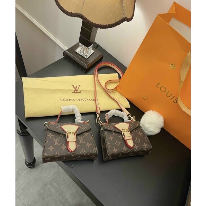 Túi mini đeo cheo nhỏ nhắn, sang chảnh dễ thương, bông tuỳ mỗi đợt có shop sẽ tặng kèm