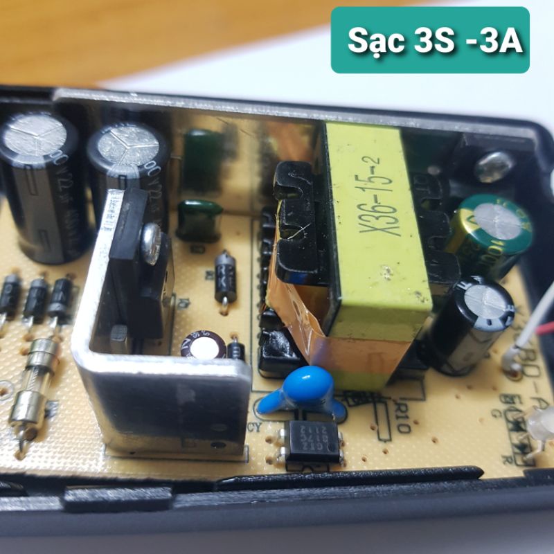 Củ Sạc pin Chuẩn.1S-4,2v 2A,3s -12,6V 2A , 4s-16,8v 2A và 3s-12,6v 3A, 3s -12,6v 5A ,5S-21v 2A. cao cấp, đầy pin tự ngắt