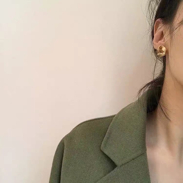 Khuyên Tai Hình Tam Giác Phong Cách Hong Kong Thời Trang 2022 Dành Cho Nữ